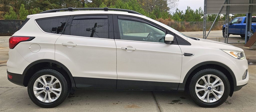 2019 Ford Escape SEL's photo