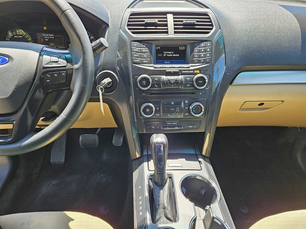 2017 Ford Explorer Base photo 11