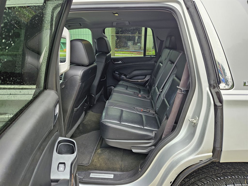 2017 Chevrolet Tahoe LT photo 5