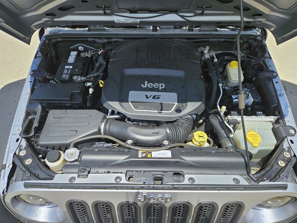 2015 Jeep Wrangler Unlimited Sport photo 12