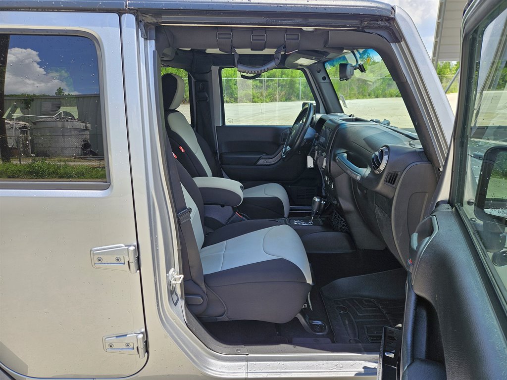 2015 Jeep Wrangler Unlimited Sport photo 6