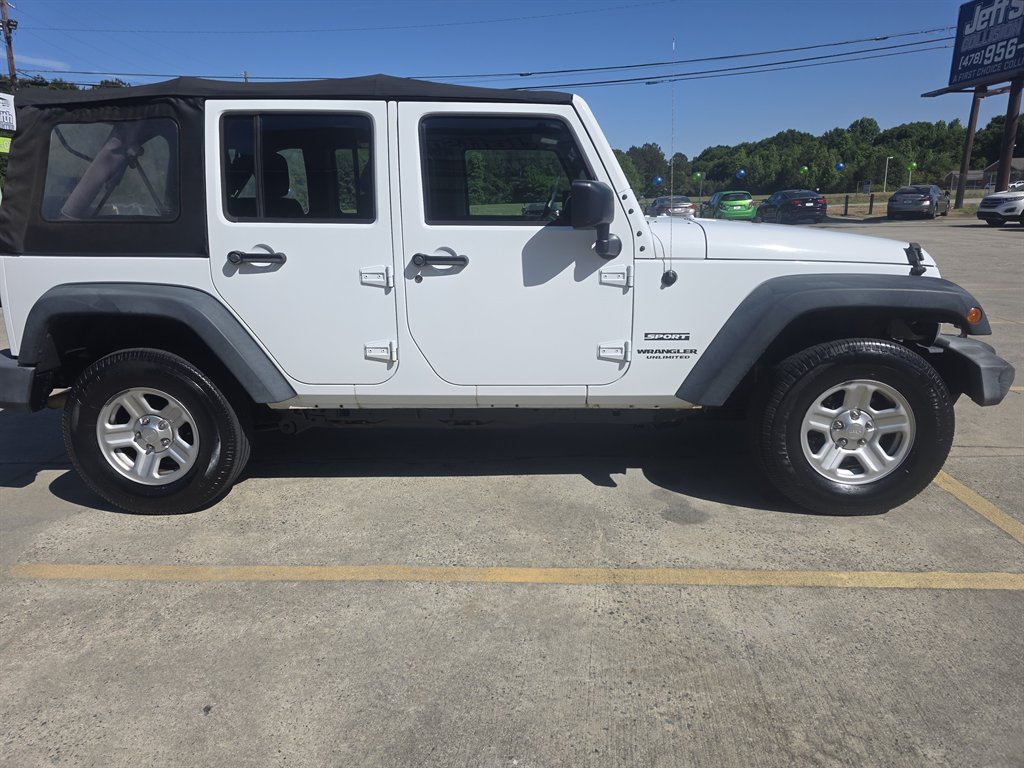 2016 Jeep Wrangler Sport's photo