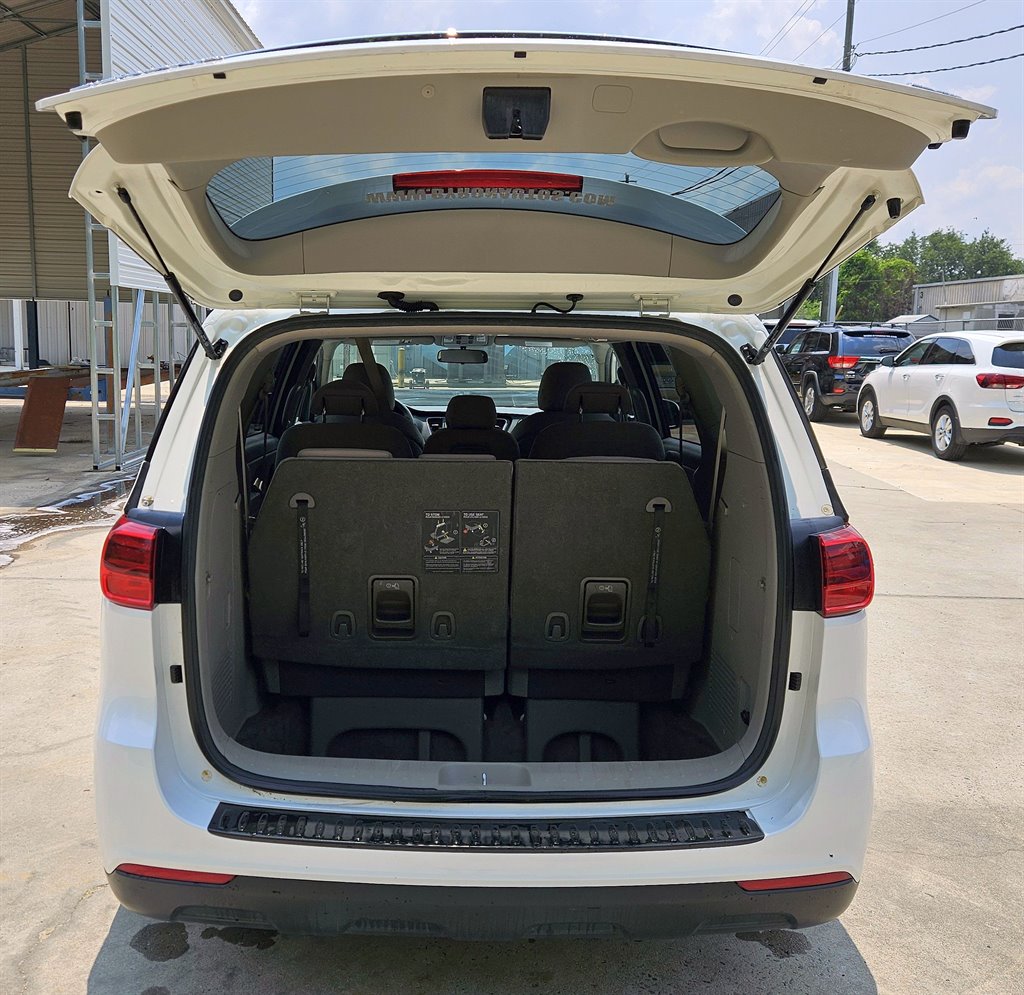 2021 Kia Sedona LX photo 10