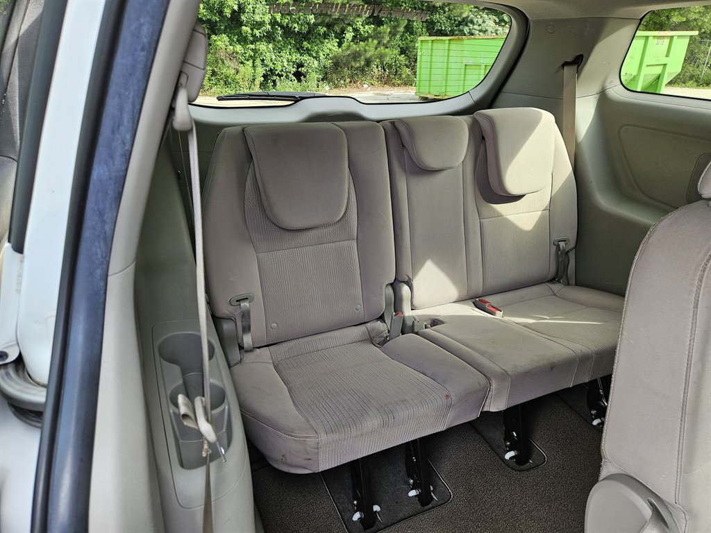 2021 Kia Sedona LX photo 9