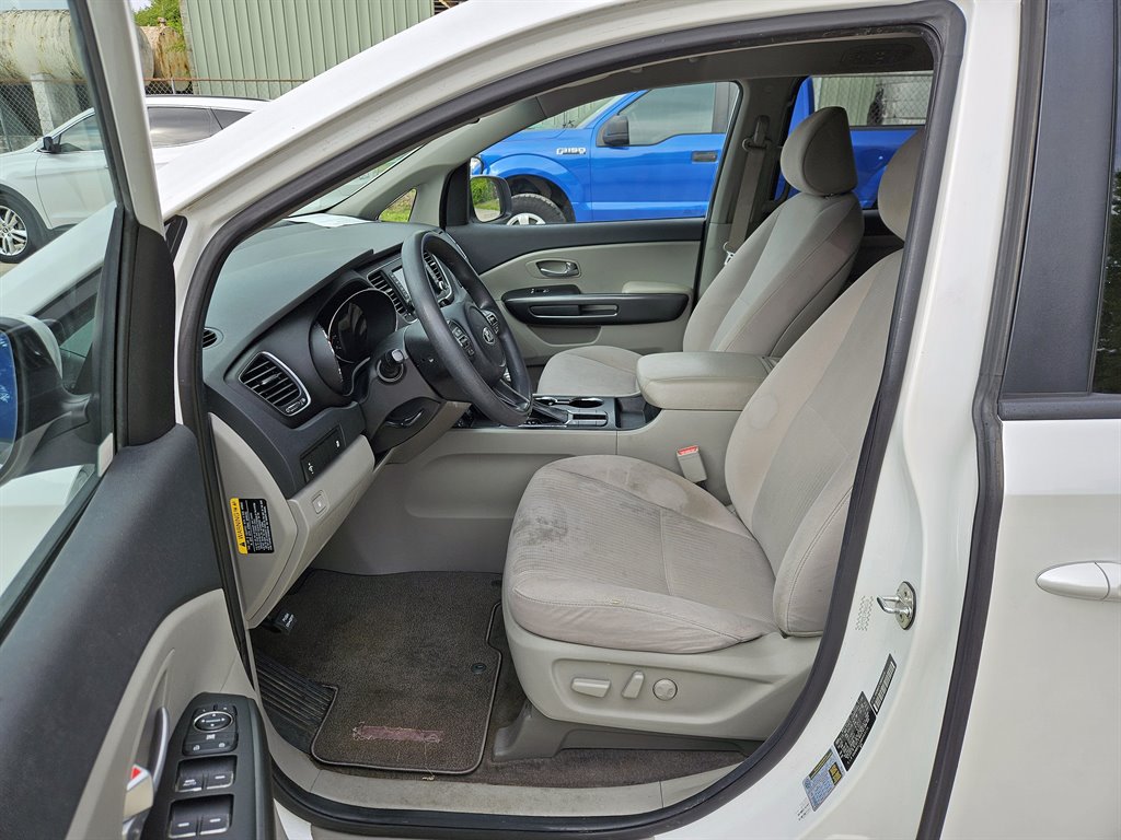 2021 Kia Sedona LX photo 4