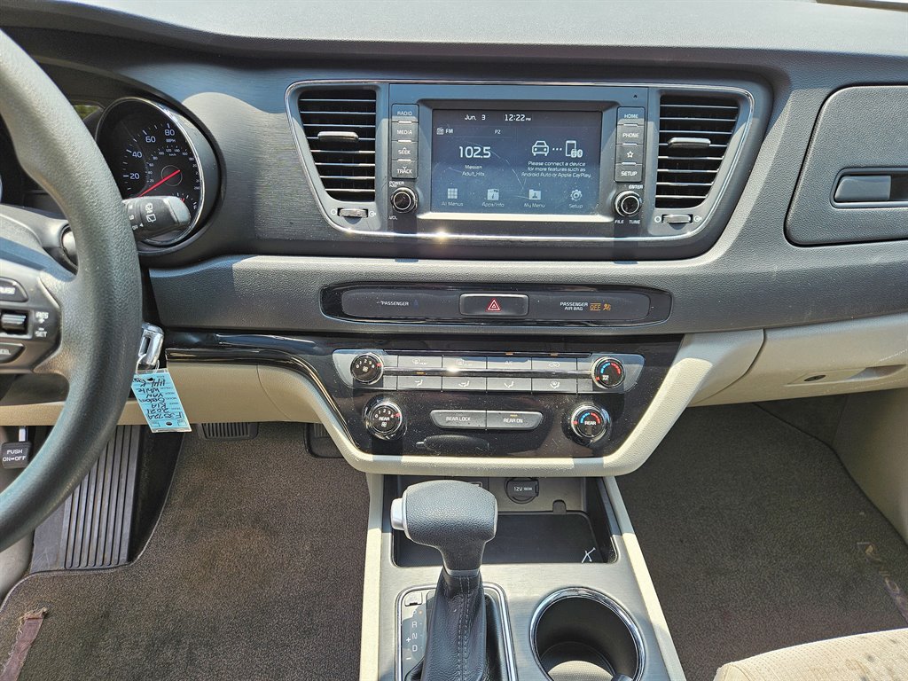 2021 Kia Sedona LX photo 11